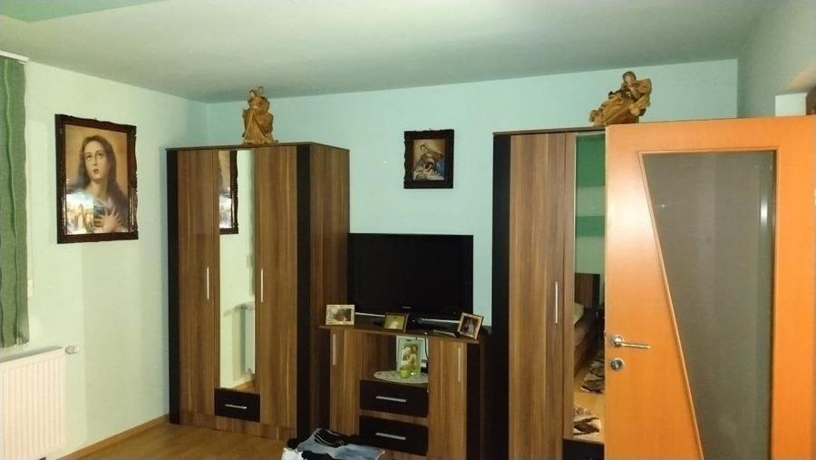Casă individuală cu 4 camere cu Garaj în Bucovăț (Remetea Mare)