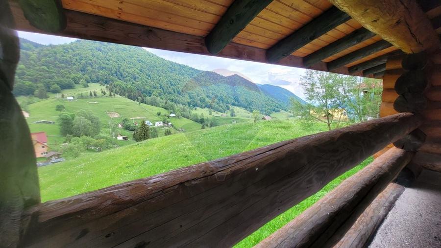 Casă individuală cu 15 camere cu Teren 2000 Mp în Peștera