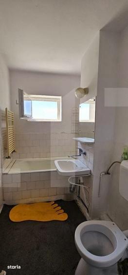 Apartament cu 3 camere decomandat în Simeria