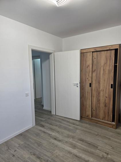 Apartament cu 3 camere decomandat în Obor