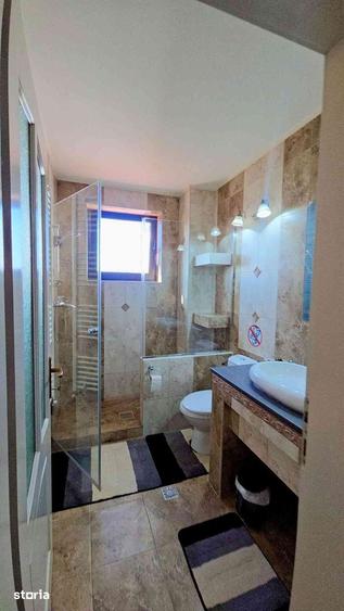 Casă cu Teren 9218 Mp în Central
