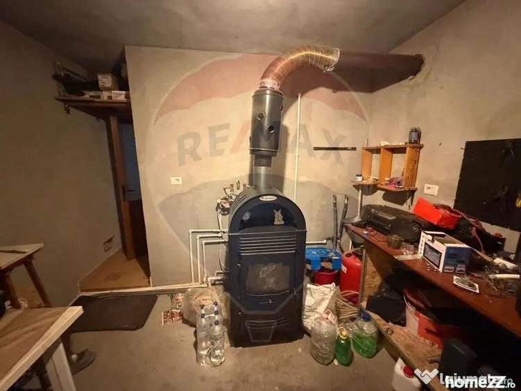Casă cu 4 camere cu Teren 873 Mp în Vânători
