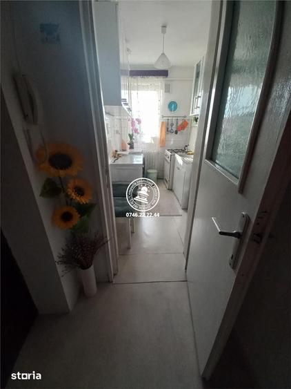 Apartament cu 2 camere semidecomandat în Podul de Piatră
