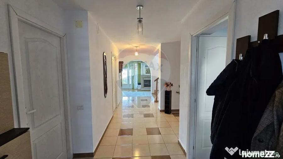 Casă cu 6 camere cu Teren 3614 Mp în Liteni (Moara)