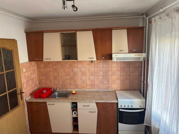 Casă cu 1 camere decomandat în Central