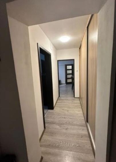 Apartament cu 3 camere decomandat, mobilat în Brâncoveanu