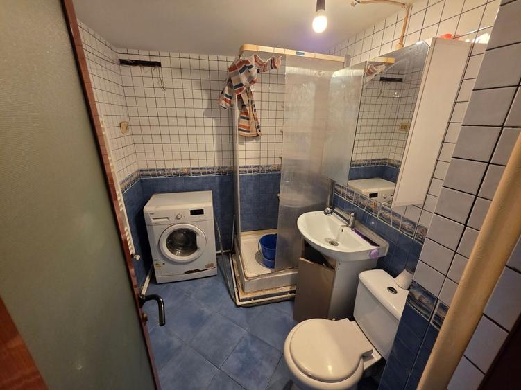 Apartament cu 2 camere decomandat în CET
