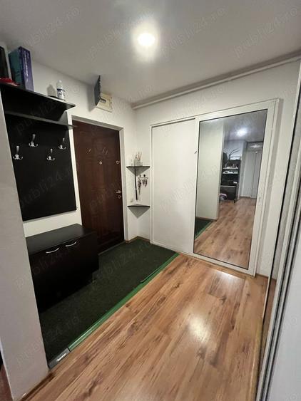 Apartament cu 3 camere decomandat, mobilat în Dacia