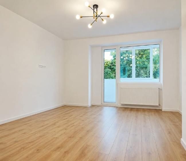 Apartament cu 2 camere decomandat în Titan