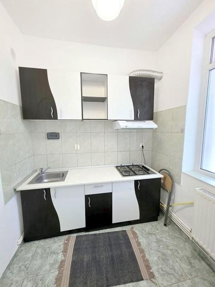 De inchiriat apartament cu o camera ultracentral, et. 1, 320 euro - 2
