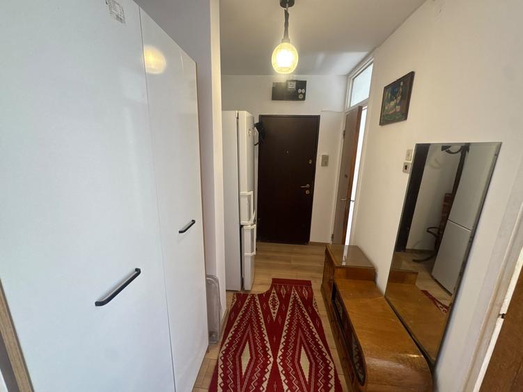 Garsonieră decomandată, mobilată în Drumul Taberei