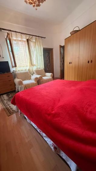 Casă individuală cu 3 camere cu Canalizare în Central