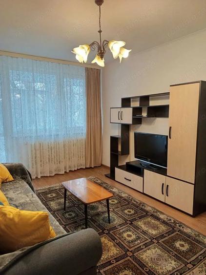 Apartament cu 3 camere decomandat, mobilat în Alexandru Obregia