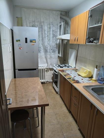 Apartament cu 2 camere semidecomandat în Berceni