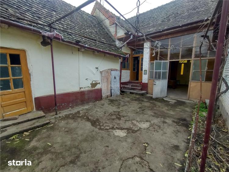 Casă cu 7 camere cu Teren 540 Mp în Berliște