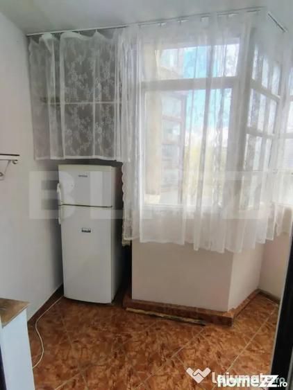 Apartament cu 3 camere decomandat în Ultimul leu