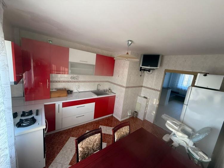 Apartament cu 3 camere decomandat în Popoveni