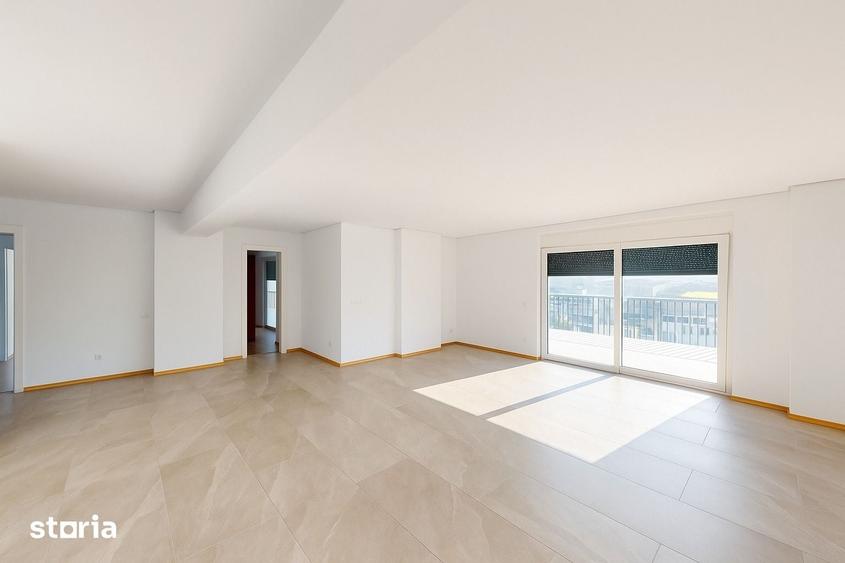 Apartament cu 4 camere în Sud