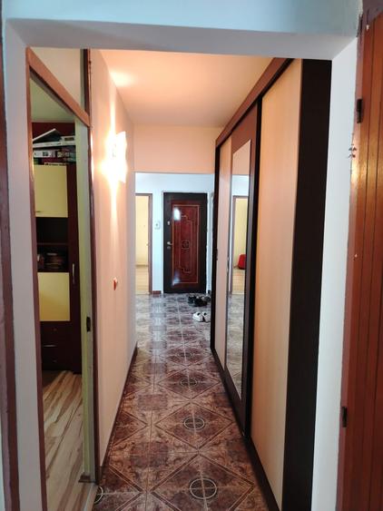 Apartament cu 3 camere decomandat în Vest
