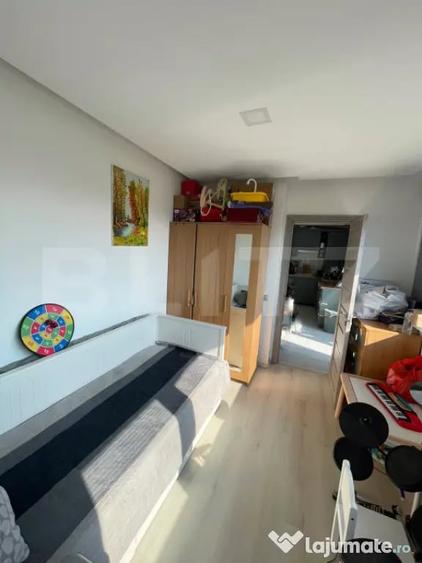 Apartament cu 3 camere semidecomandat în Someșeni