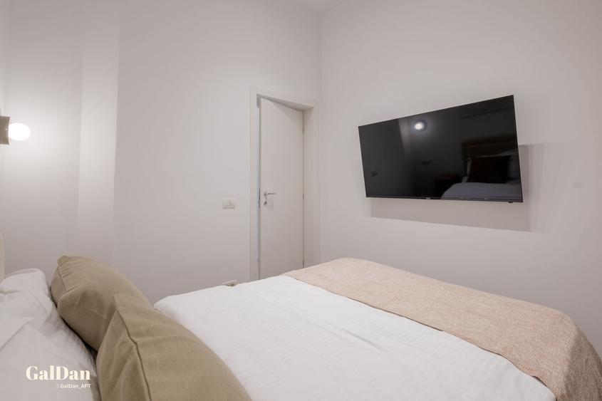 Apartament cu 5 camere decomandat, mobilat în Universitate