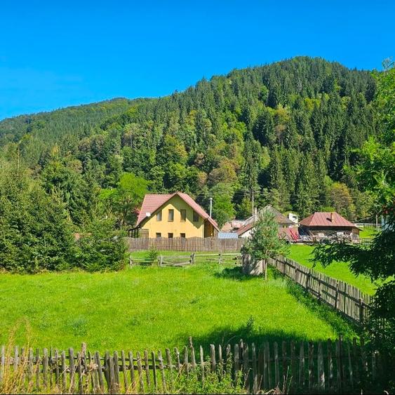 Teren Construcții intravilan de 852 mp, în Sătic