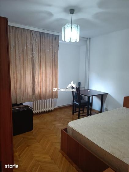 Apartament cu 3 camere decomandat în Centrul Civic