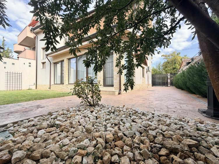 Casă individuală cu 6 camere cu Canalizare în Virtuții