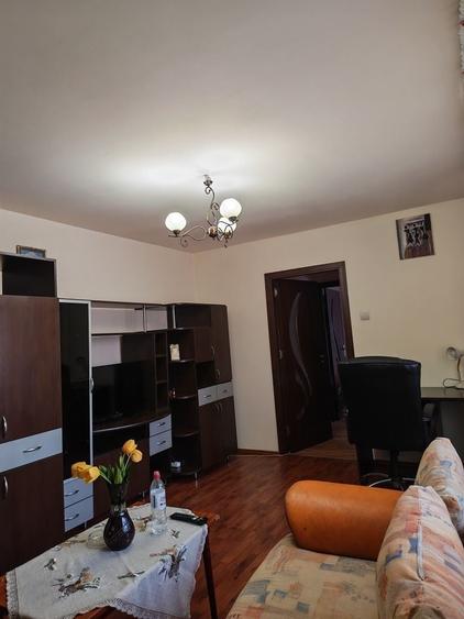 Apartament cu 2 camere semidecomandat în Brazda lui Novac