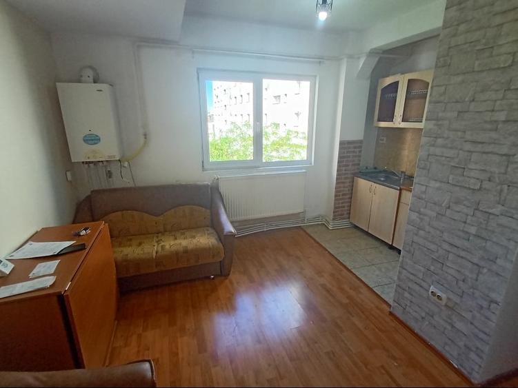 Apartament cu 2 camere decomandat, mobilat în Galata