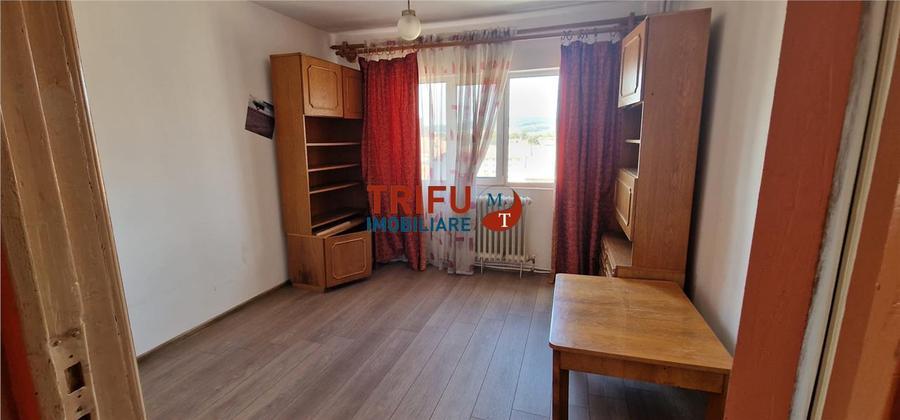 Apartament cu 3 camere decomandat, mobilat în Ampoi 1
