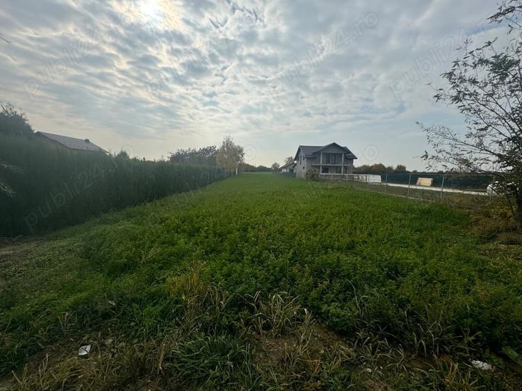 Teren de 2500 mp, în Mălăiești