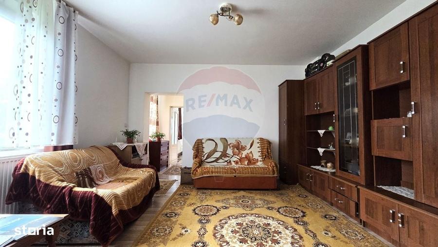 Casă cu 3 camere în Dumbrăvioara