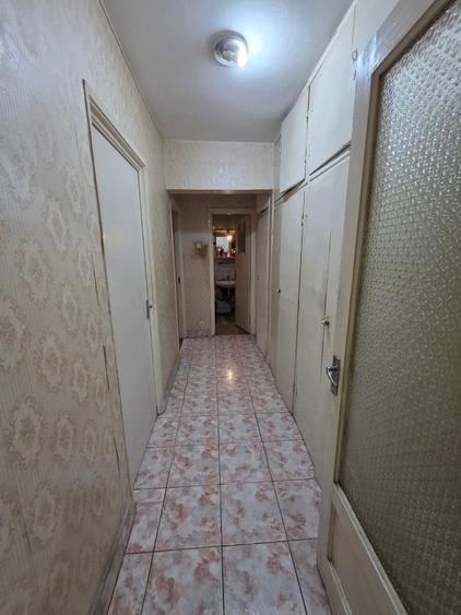 Apartament cu 3 camere decomandat în Basarabia