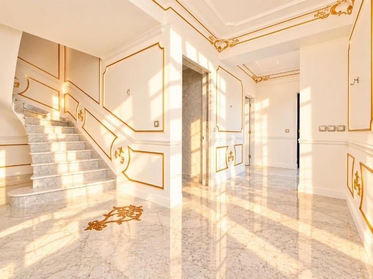 Apartament cu 5 camere decomandat în Ronaț