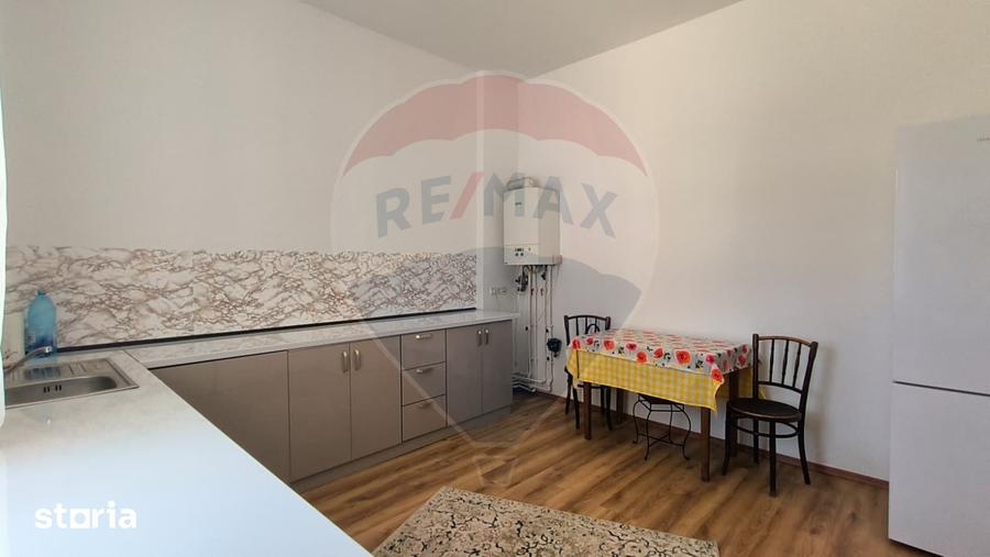 Casă cu 3 camere cu Teren 127.58 Mp în Piața Centrală