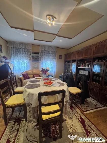 Casă cu 8 camere cu Teren 700 Mp în Rădăuți