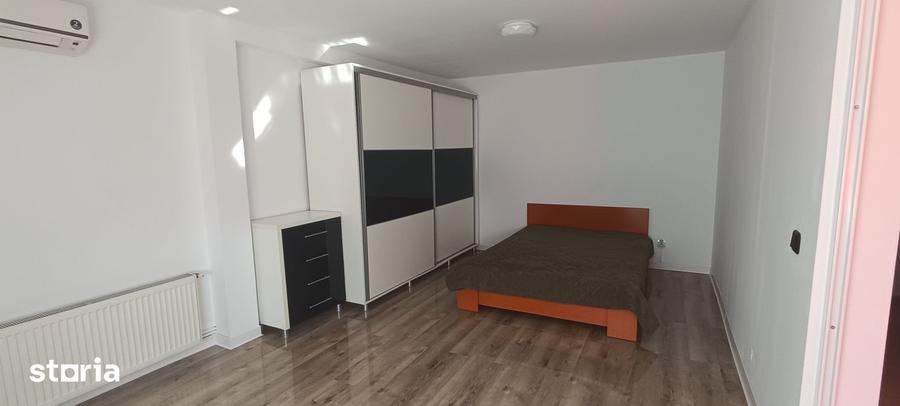 Garsonieră decomandată în Calea București