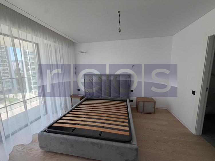 Apartament cu 3 camere decomandat, mobilat în Barbu Văcărescu