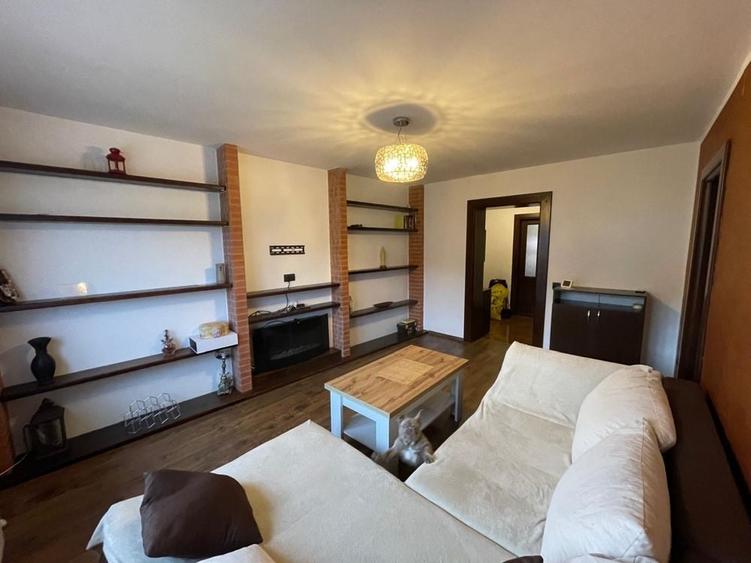 Apartament cu 3 camere în Precista