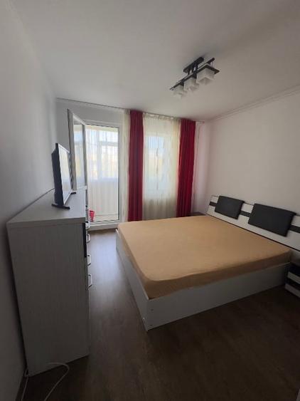 Apartament cu 3 camere semidecomandat, mobilat în Drumul Taberei