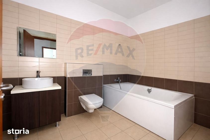 Spațiu comercial, de 83 mp, în Letea