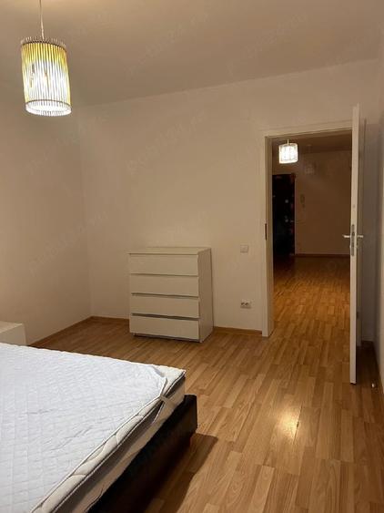 Apartament cu 3 camere decomandat în Florești