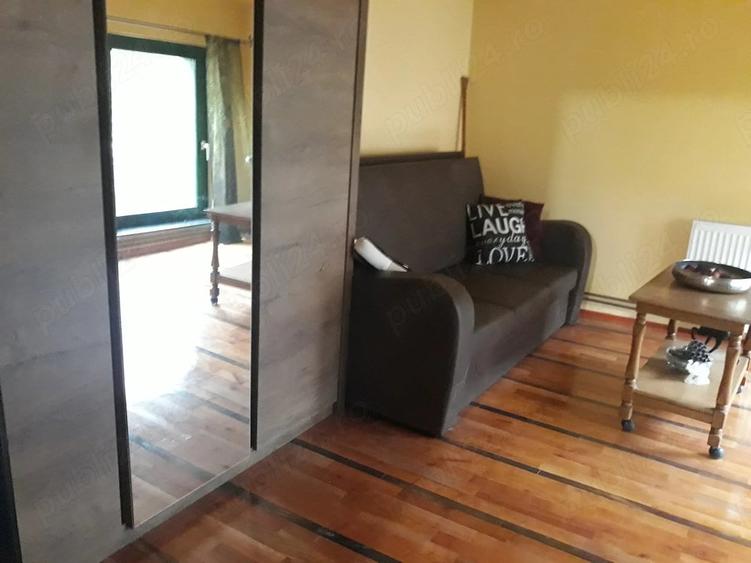 Casă cu 6 camere cu Teren 200 Mp în Central