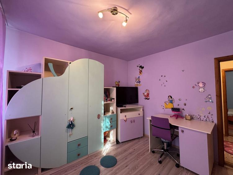 Apartament cu 3 camere semidecomandat în Central