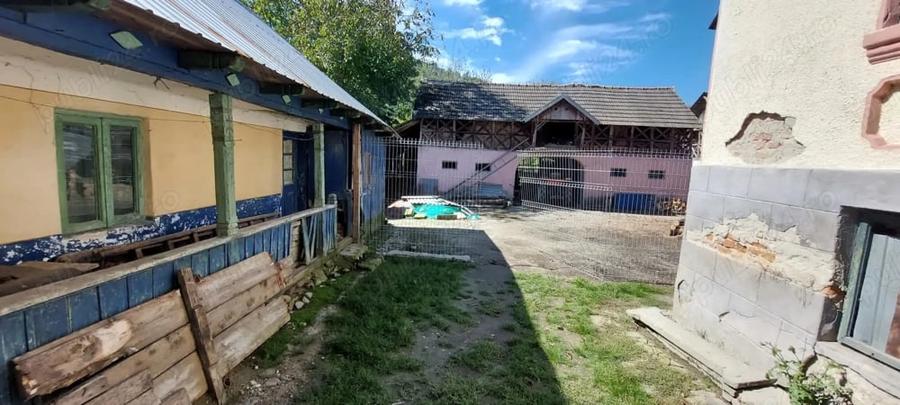 Casă în Frâncești