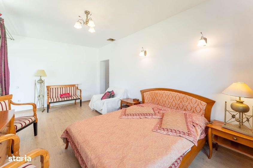 Casă cu 4 camere în Noua