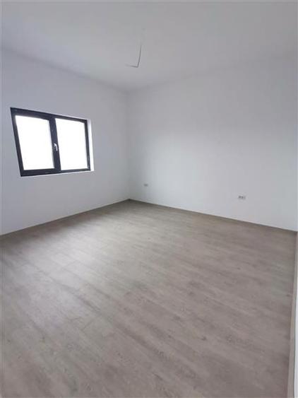 Casă individuală cu 3 camere cu Teren 320 Mp în Central