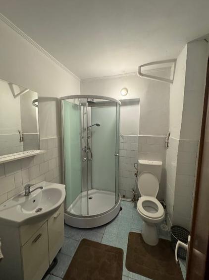 Apartament cu 3 camere decomandat, mobilat în Gară
