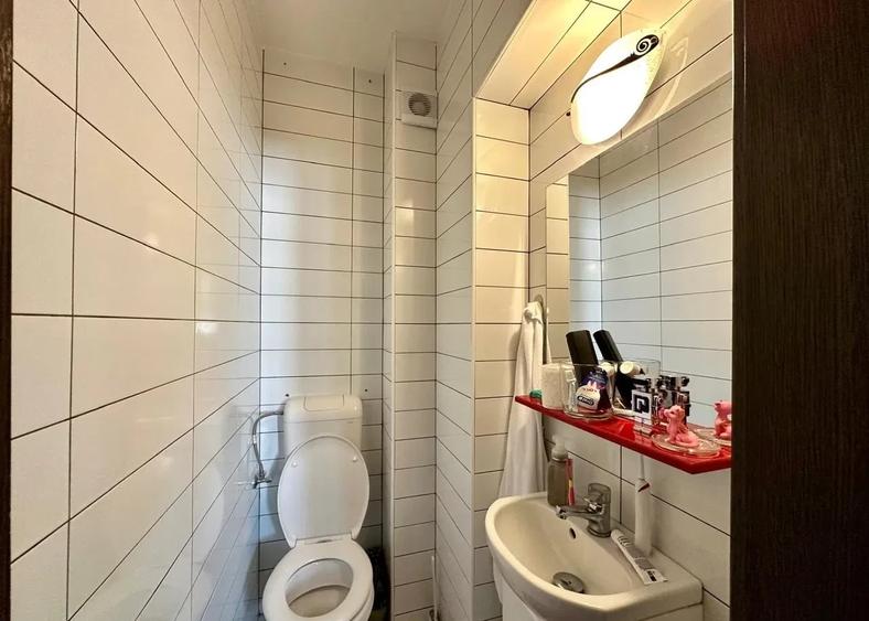Apartament cu 3 camere semidecomandat în Andrei Mureșanu